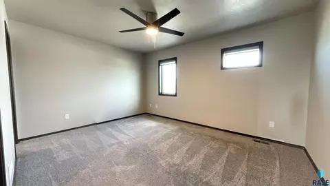 6801 W 6801-6807 W Gresford Pl, Sioux Falls, SD 57106 photo 17