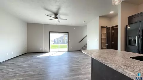 6801 W 6801-6807 W Gresford Pl, Sioux Falls, SD 57106 photo 6