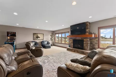 110 Linden Dr, Madison, SD 57042 photo 47