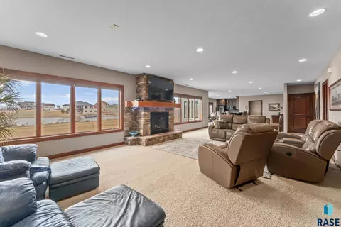 110 Linden Dr, Madison, SD 57042 photo 49