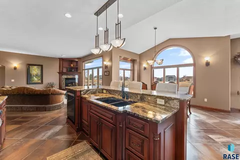 110 Linden Dr, Madison, SD 57042 photo 19
