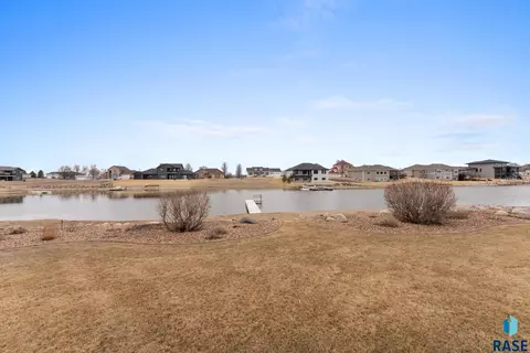 110 Linden Dr, Madison, SD 57042 photo 69