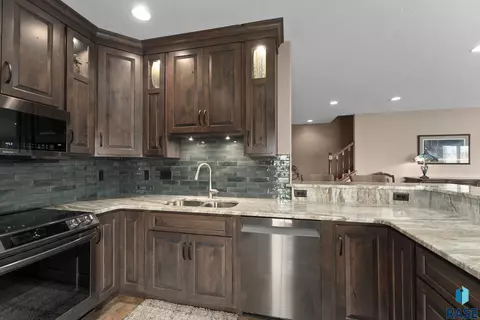 110 Linden Dr, Madison, SD 57042 photo 55