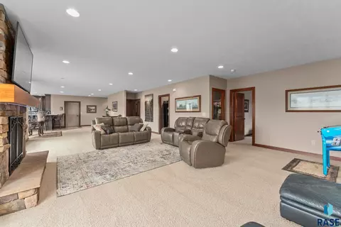 110 Linden Dr, Madison, SD 57042 photo 52