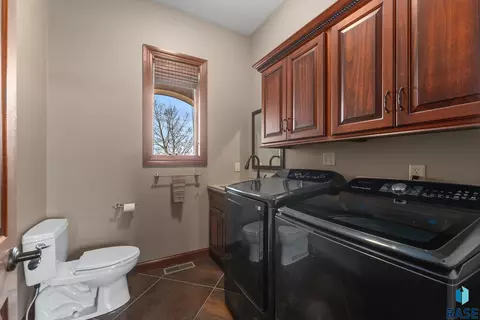 110 Linden Dr, Madison, SD 57042 photo 41