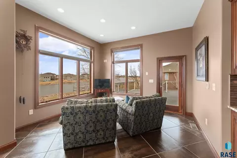 110 Linden Dr, Madison, SD 57042 photo 29