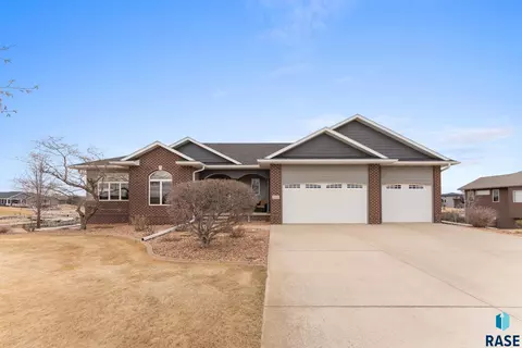 110 Linden Dr, Madison, SD 57042 photo 71