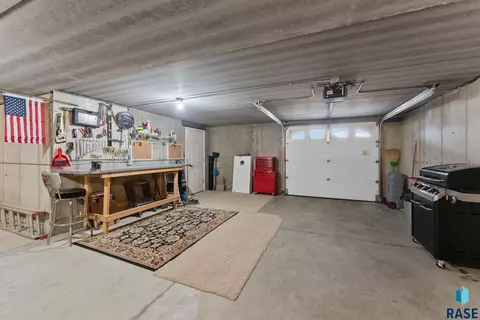110 Linden Dr, Madison, SD 57042 photo 64