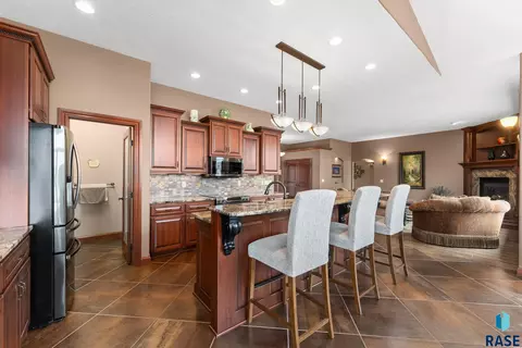 110 Linden Dr, Madison, SD 57042 photo 21