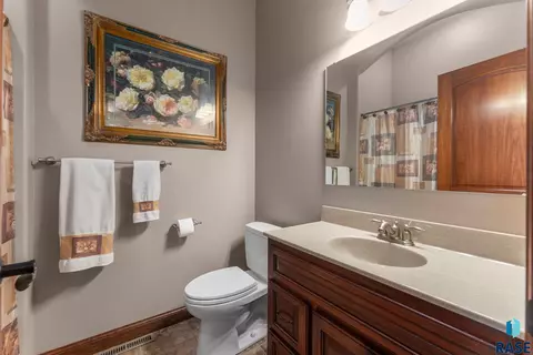 110 Linden Dr, Madison, SD 57042 photo 40