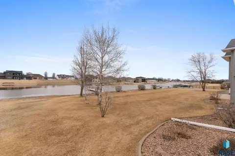 110 Linden Dr, Madison, SD 57042 photo 68