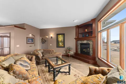 110 Linden Dr, Madison, SD 57042 photo 11