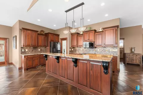 110 Linden Dr, Madison, SD 57042 photo 24