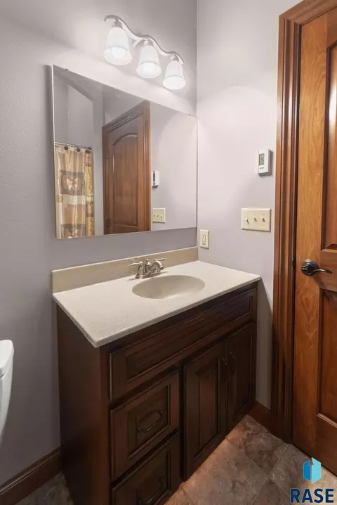 110 Linden Dr, Madison, SD 57042 photo 39