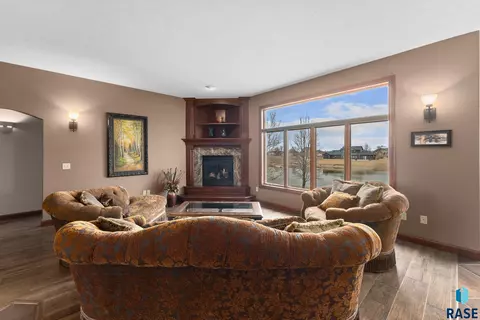 110 Linden Dr, Madison, SD 57042 photo 12