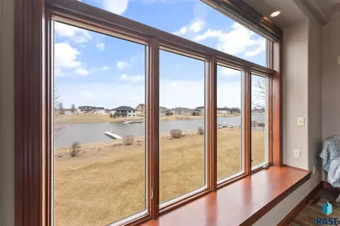110 Linden Dr, Madison, SD 57042 photo 27