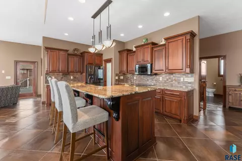 110 Linden Dr, Madison, SD 57042 photo 17