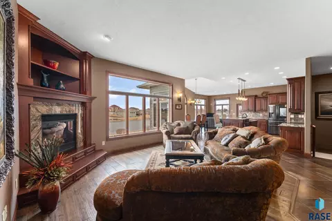 110 Linden Dr, Madison, SD 57042 photo 10