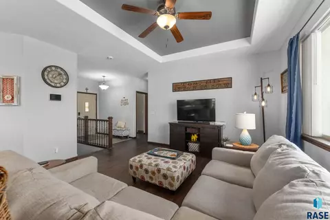 925 N Cole Ave, Tea, SD 57064 photo 4