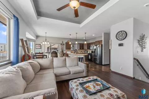 925 N Cole Ave, Tea, SD 57064 photo 3