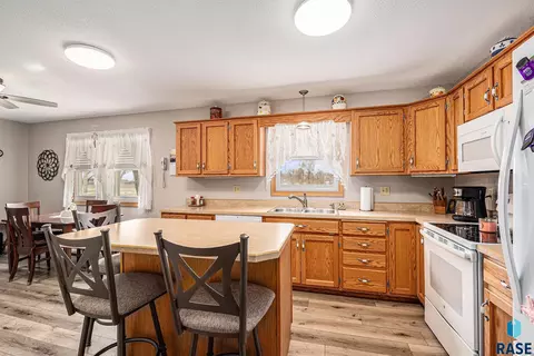 940 E 2nd St, Bridgewater, SD 57319 photo 8