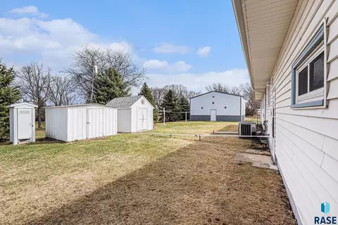 940 E 2nd St, Bridgewater, SD 57319 photo 22