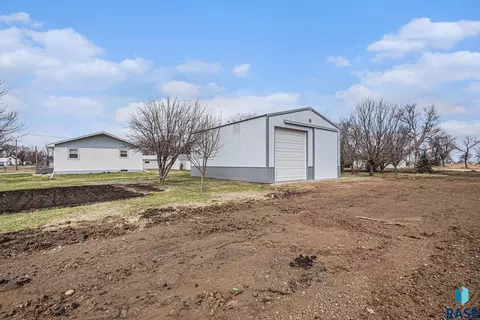 940 E 2nd St, Bridgewater, SD 57319 photo 24