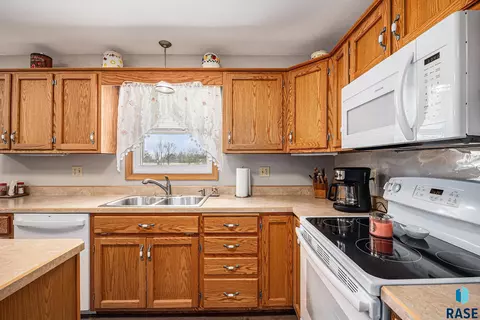 940 E 2nd St, Bridgewater, SD 57319 photo 11