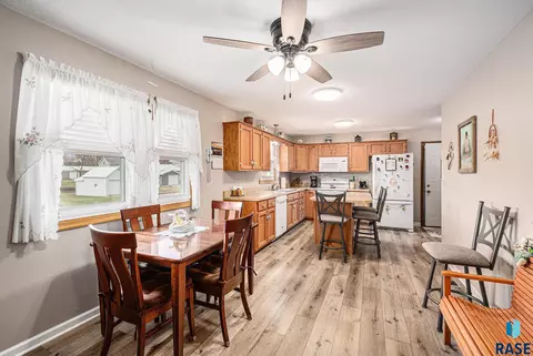 940 E 2nd St, Bridgewater, SD 57319 photo 7
