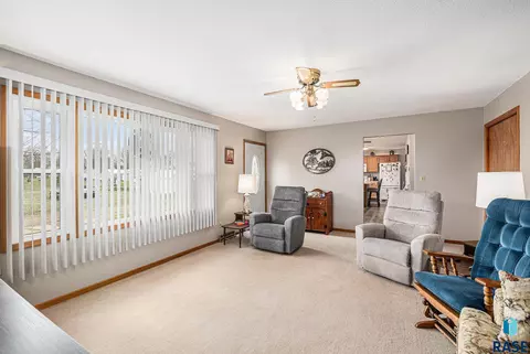 940 E 2nd St, Bridgewater, SD 57319 photo 5