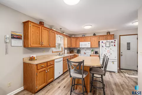 940 E 2nd St, Bridgewater, SD 57319 photo 9