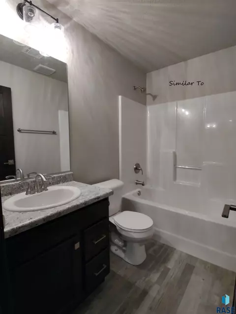 6617 W Gresford Pl, Sioux Falls, SD 57106 photo 9