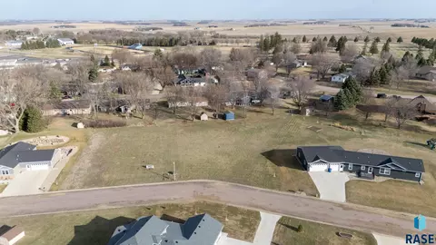 506 Beck Dr, Alcester, SD 57001 photo 2