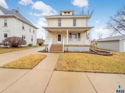 1019 2nd St, Canton, SD 57013 photo 2