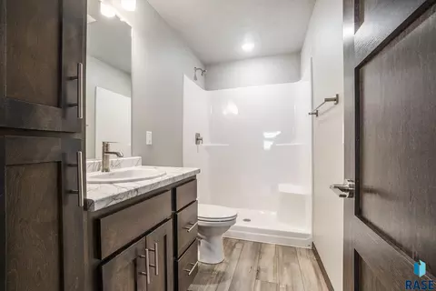 1106 NE 11th St, Madison, SD 57042 photo 7