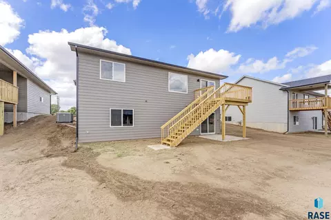 620 N Yankee Ave, Sioux Falls, SD 57110 photo 4