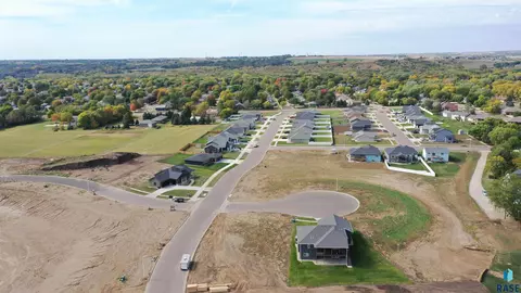 1105 S Moonlight Dr, Brandon, SD 57005 photo 8