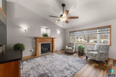 115 Deerview Ave, Tea, SD 57064 photo 5