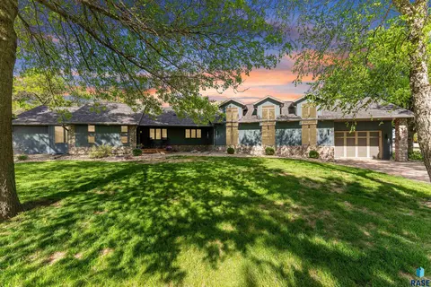 48106 Spring Valley Pl, Brandon, SD 57005 photo 1