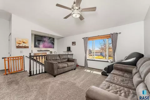 536 Suni Ave, Baltic, SD 57003 photo 2