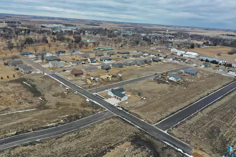 717 Wildcat Ave, Colman, SD 57017 photo 2