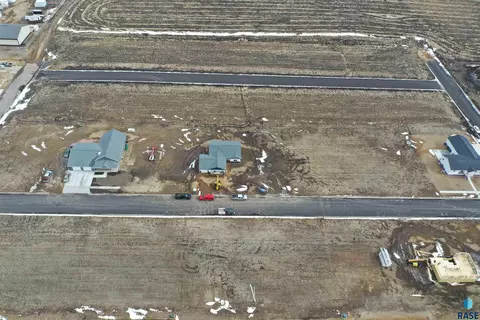717 Wildcat Ave, Colman, SD 57017 photo 6