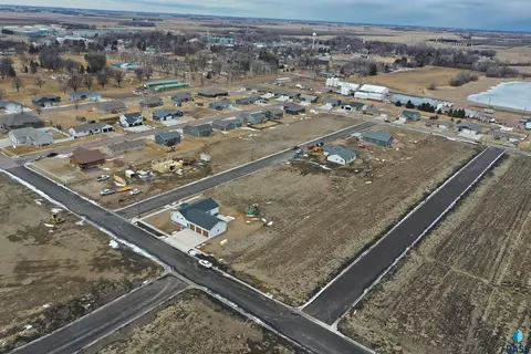 717 Wildcat Ave, Colman, SD 57017 photo 3