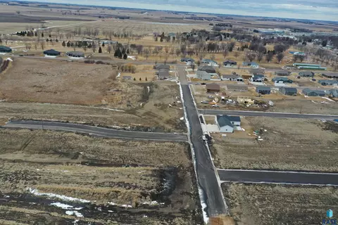 717 Wildcat Ave, Colman, SD 57017 photo 4