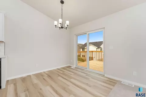 6809 W Viola Ct, Sioux Falls, SD 57107 photo 7