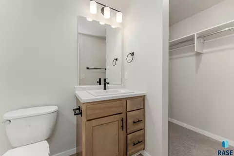 6809 W Viola Ct, Sioux Falls, SD 57107 photo 11