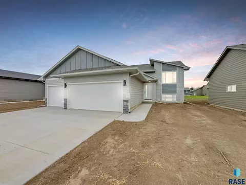 6845 W Viola Ct, Sioux Falls, SD 57107