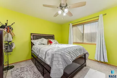 4435 E 38th St, Sioux Falls, SD 57103 photo 10