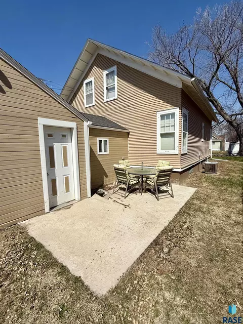 829 W 4th Ave, Mitchell, SD 57301 photo 5