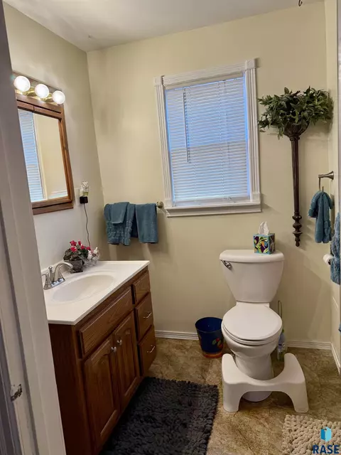 829 W 4th Ave, Mitchell, SD 57301 photo 17